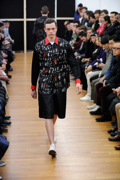 Look 15